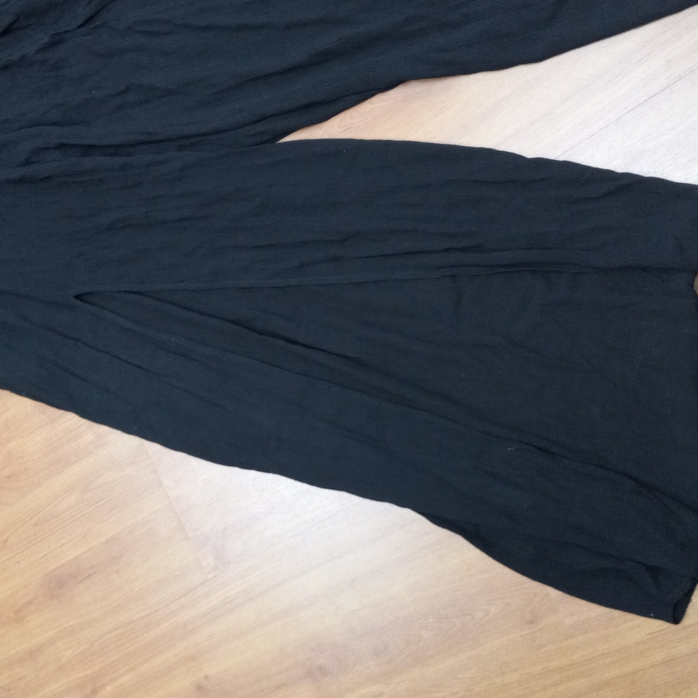 Lush - open back - open leg shorts jumpsuit - Picture 4 of 6